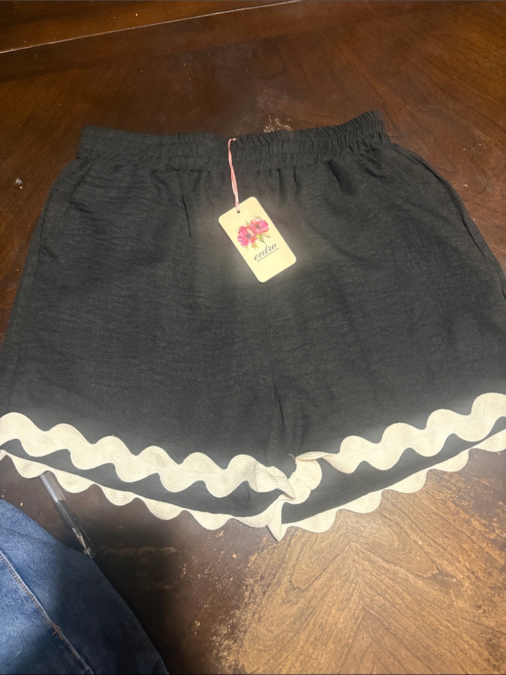 entro Black Shorts with Cream Scallop Trim